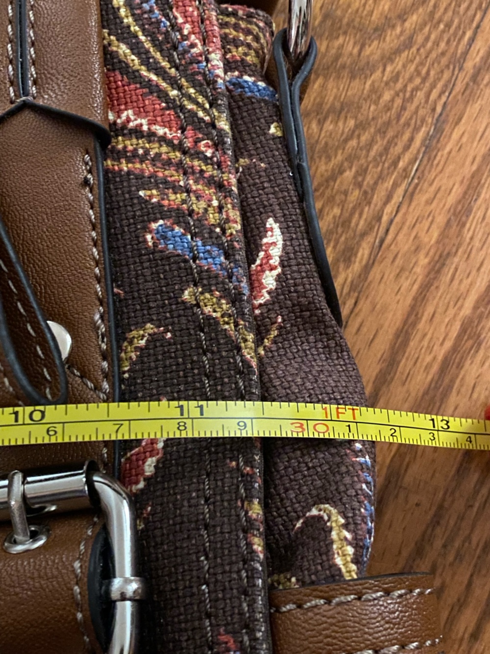 Relic by Fossil brown peacock feather leather crossbody adjustable canvas bag - Picture 9 of 10